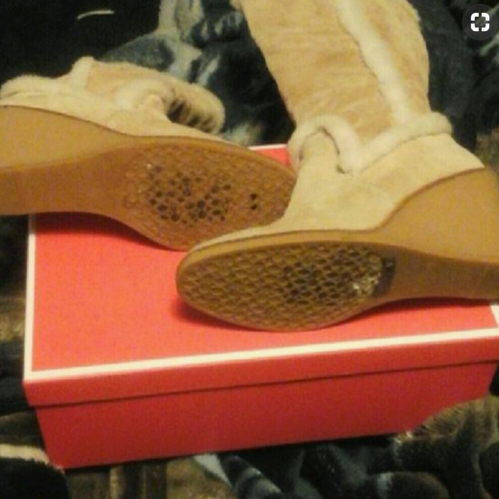 SOLD ❄Authentic Coach Suede Wedge Winter Boots ❄ - Picture 2 of 4
